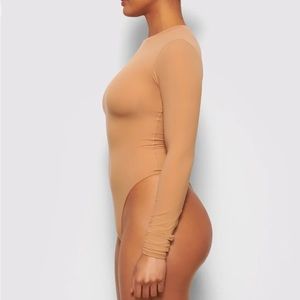 NWT. SKIMS Fits Everybody Crewneck Long Sleeve Top. Size L.